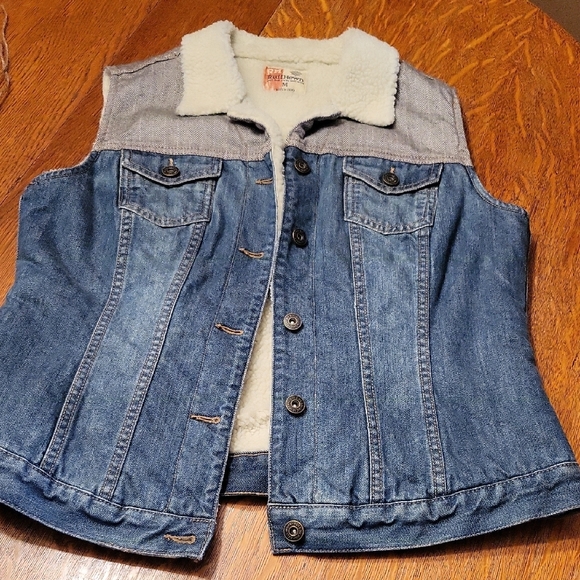 Ruff Hewn Blue Denim Vest with Sherpa Collar Size Medium - Picture 6 of 10